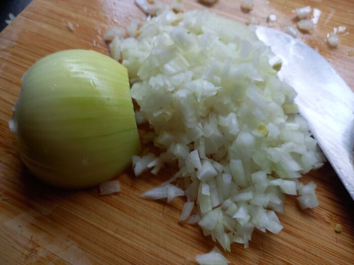 玉ねぎをみじん切り