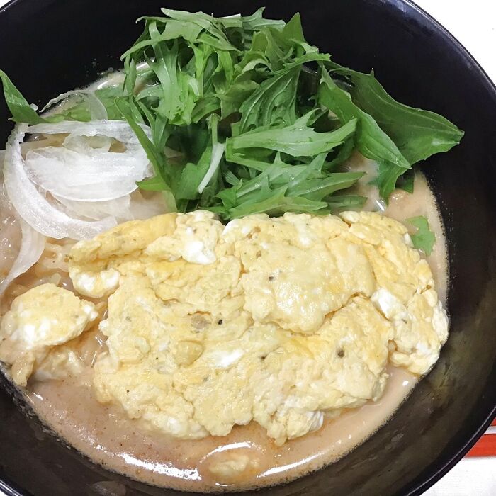 辛ラーメンでオムラーメン