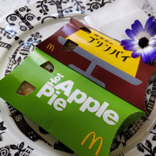 マックのサイドメニューのおすすめ♡待望の喫茶店シリーズの新作パイ&アップルパイを食べ比べ~♪