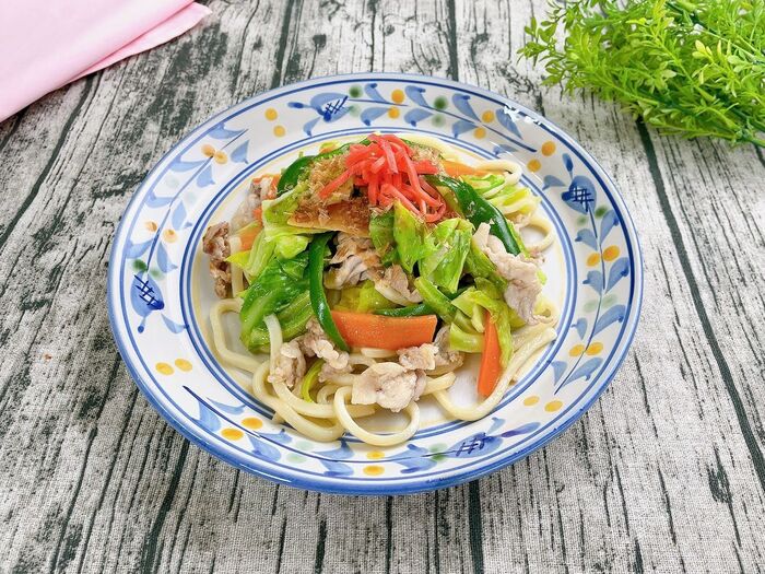 【たっぷり野菜の焼きうどん】便利な野菜だし使用!
