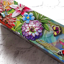 【贈答品として最適】イギリス発!花々に蝶♡エンボス加工の魅力♡クオリティーが凄すぎる!