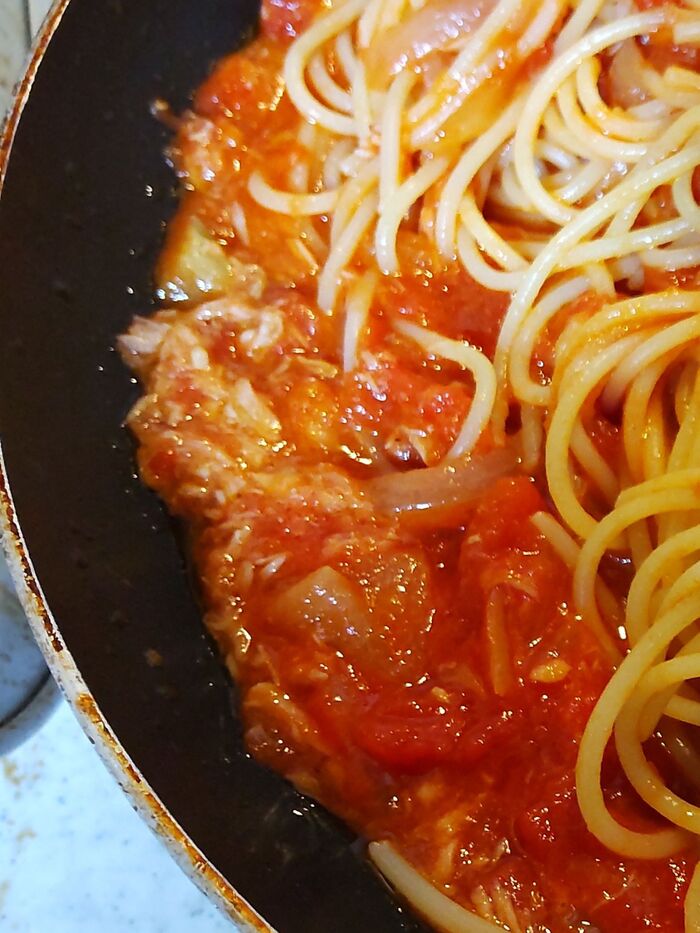 トマトソースは200g位をラップに包んで冷凍していたものを使用です