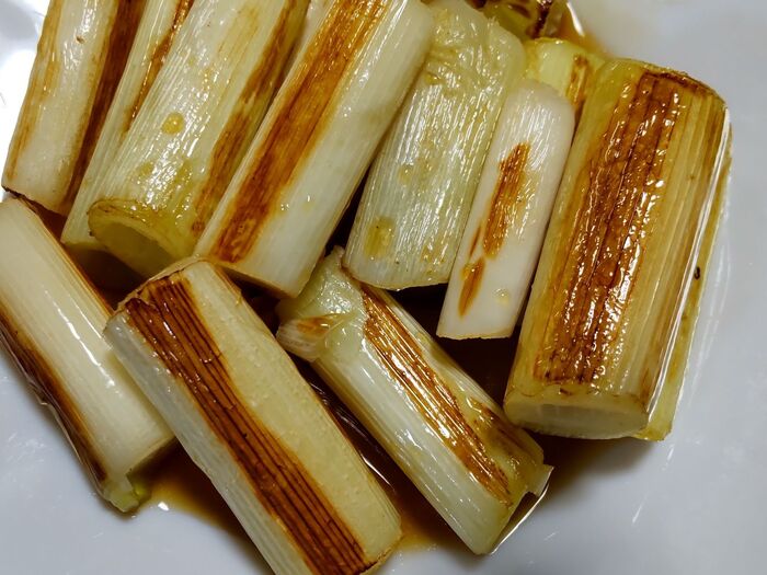 【ヘトヘトな時にお勧め!】ネギを焼いたやつ!後は、かけるだけで味はバッチリ決まります!