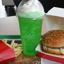 大好きビッグマック&期間限定!喫茶店のクリームソーダ