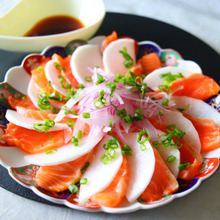 【簡単美味しい魚料理①】火を使わない!サーモンと大根の和風カルパッチョ