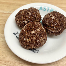 パン粉でココナッツチョコクランチ風