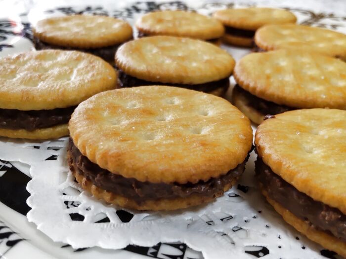【パン粉活用法】簡単おやつを作ろう♡ザクザク食感な大豆プロテイン入りクランチチョコサンド~♪