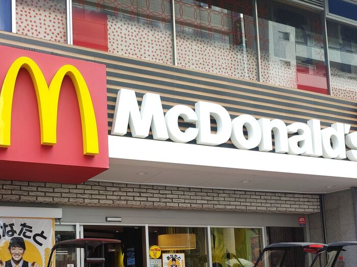 おさるのジョージ☆ハッピーセット。マクドナルド"初の取り組み"って?