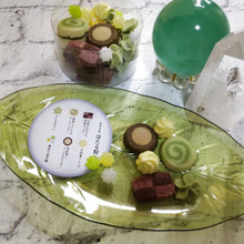 【セリア】一目惚れのお品です♡珍しいーー!お値打ち品!葉っぱの形の透け感あるトレー!