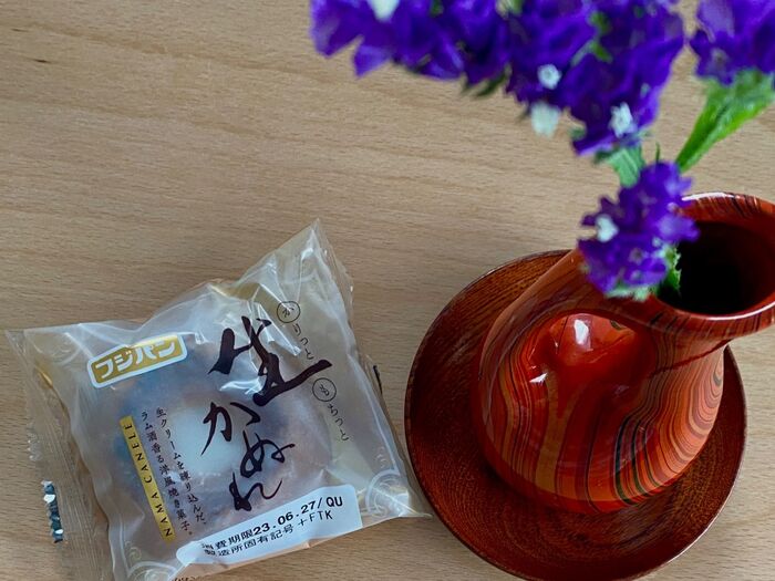 カヌレと思って食べなきゃ美味しいケーキ
