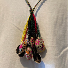 前からやってみたかったピスタチオの殻で夏のアクセサリー♪