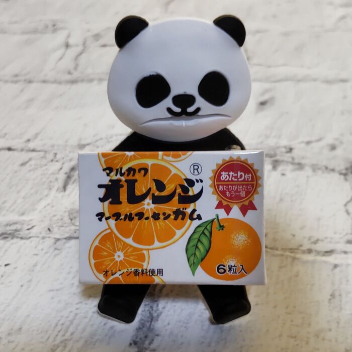 【昭和なお菓子】探せて超ラッキー♡揺するとコロコロッ、懐かしい音が!当たり付のフーセンガム!
