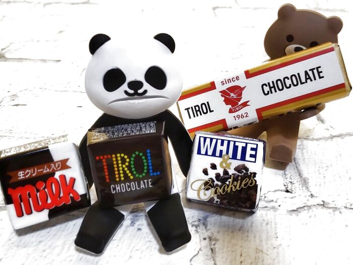【昭和レトロ感漂う駄菓子】「チロルチョコレート」の中de今まで食べたことない、美味しい味見っけー!