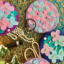 100均フェルトで簡単ハンドメイド!手縫いで、まんまるあじさいポーチ(^○^)