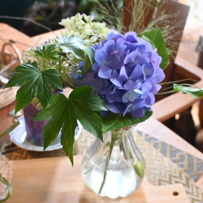 ② 大きい花をメインに