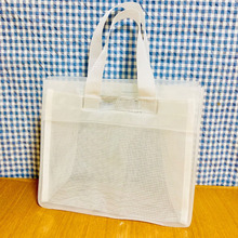 夏のお出かけにぴったり!ビニールバッグ♪