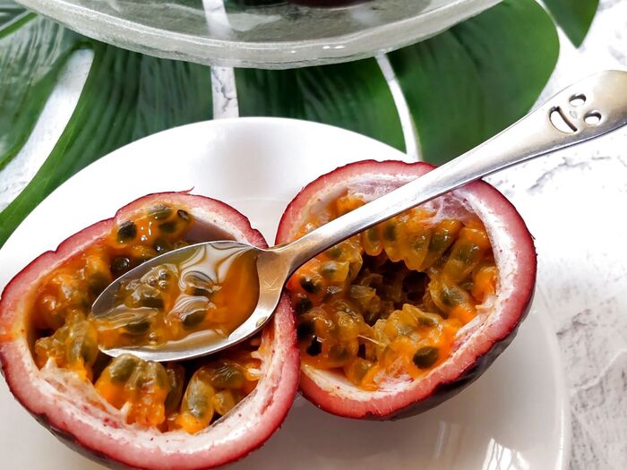 【涼しいアイテム】パッションフルーツで南国気分ー!「涼」な食べ方、食べごろ見極め、種は食べられるの?