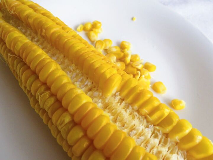 もうかじりつかなくていい!とうもろこしは意外なアイテムで気持ちいいほど簡単に外せるんです♪