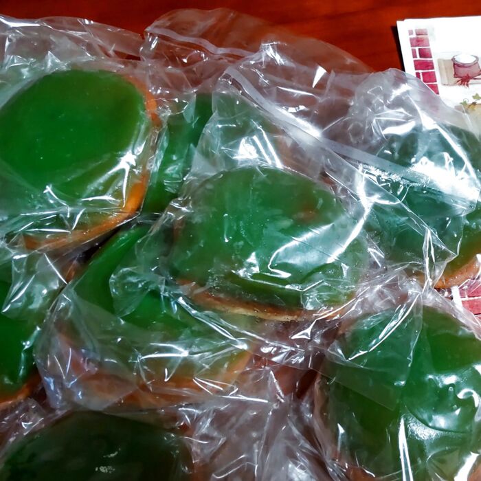 【酷暑!疲れた時にお勧め!】ヒスイ(翡翠)の石にちなんだ、富山県のあるお店の珍しい食べ物、なーんだ?