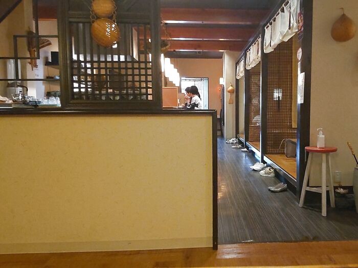 2階は居心地よく、ゆったりできる雰囲気ですよ。