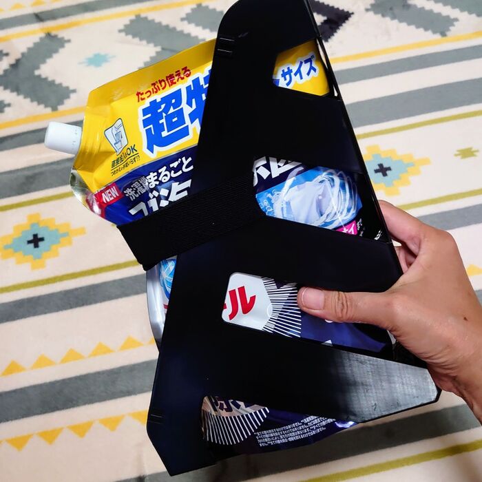 注いだ時に落ちない様にベルトを付ける