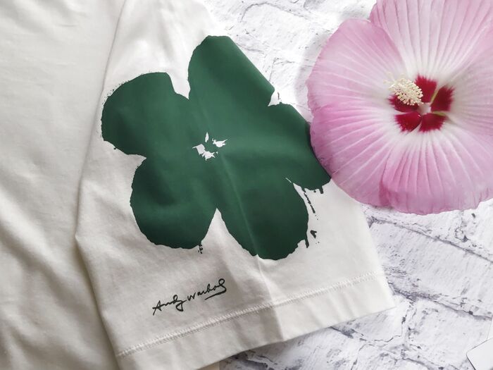 【40代50代ユニクロ】体のラインを拾わない!大人可愛い!ウォーホルのフラワーモチーフに一目ぼれー!