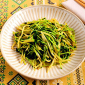 【もやしと豆苗のカレー炒め】便利な野菜だし使用!