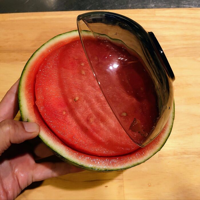 少しずつ器を回しえぐる