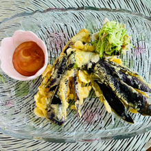 オーロラソースで食べる茄子の「フリッター」先のほうまで食べれるよ!