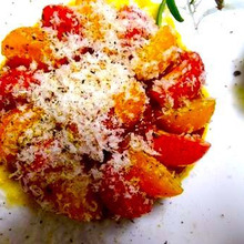 今日のお家ディナー『トマトのタルト風と海苔煎餅』