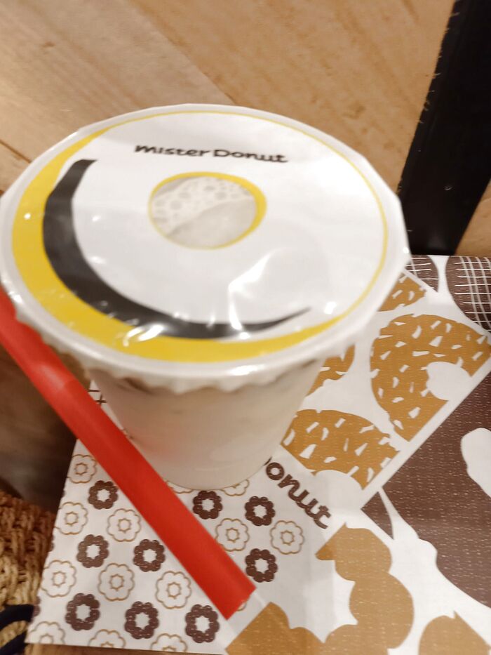 真夏に飲みたい氷コーヒー♪【ミスド】薄まらない!濃くなっていく!?アイスカフェオレ♪