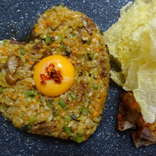 お家lunch ハートのビビンバ…ってあり? 煎餅を添えて…