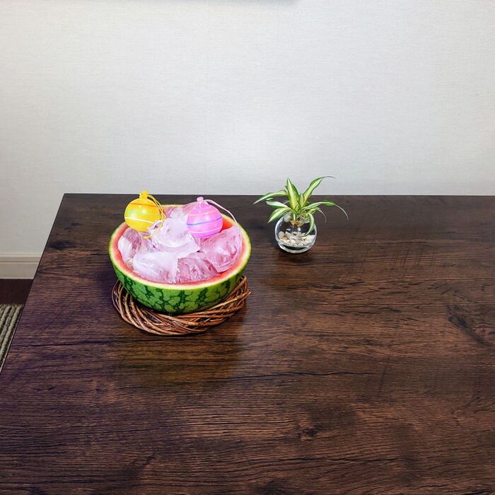 テーブルの隅に置くだけで涼しげ