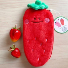 ダイソー♡可愛い顔のイチゴのペンケース♡