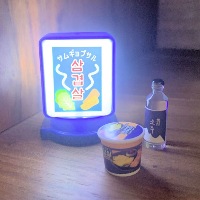 晩酌のお供ガチャを発見♡ライトを点灯して、いざ乾杯じゃ~!