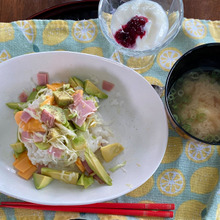 朝からさっぱり食べられる!アボカド丼
