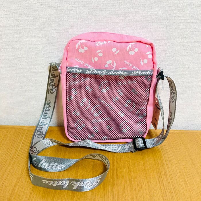 キュートなさくらんぼ柄♡縦型サコッシュ♪