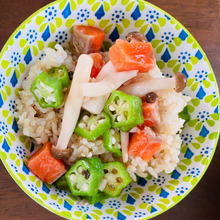 オクラ、サーモン、しめじでさっぱり丼!