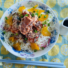 疲労回復成分イミダペプチド豊富な「さば缶」を使ってキムチ素麺