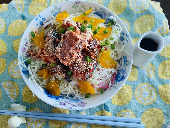 疲労回復成分イミダペプチド豊富な「さば缶」を使ってキムチ素麺