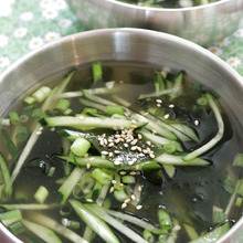 きゅうり・わかめ冷製スープ(오이미역냉국)