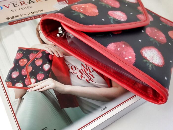 雑誌付録?旅行&入院&家計簿にも!「苺」の多機能ケース♡お高い「フェイラー」をプライスダウンで入手!