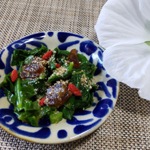 美味しい奈良漬けって、それだけでさっぱり主役級だから♡つるむらさきの奈良漬け和え、クコの実のせ。