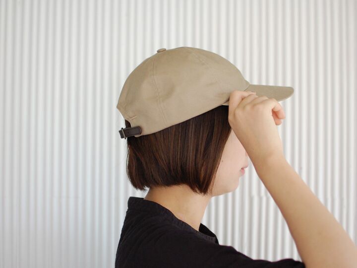 【ユニクロ】本革ベルトで高見え♡カジュアルにもきれいめにも使える〈超優秀キャップ〉は秋の紫外線対策にも
