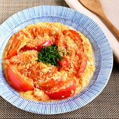 【トマトのふわふわ卵炒め】便利な野菜だし使用!