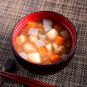 【万能おだしで作る郷土料理だぶ汁】便利な野菜だし使用!