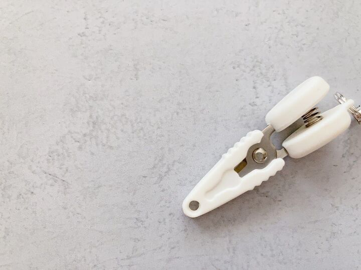 【ダイソー】その発想はなかった…いつも身に付けたいほど超便利!このはさみのヒミツ、知りたい?