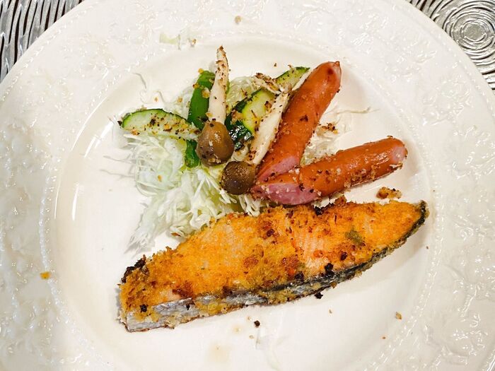 鮭のパン粉焼き!香ばしさがたまりませんよ!