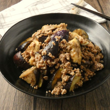 メイン材料2つ!「ナスとひき肉の味噌オイスター炒め」