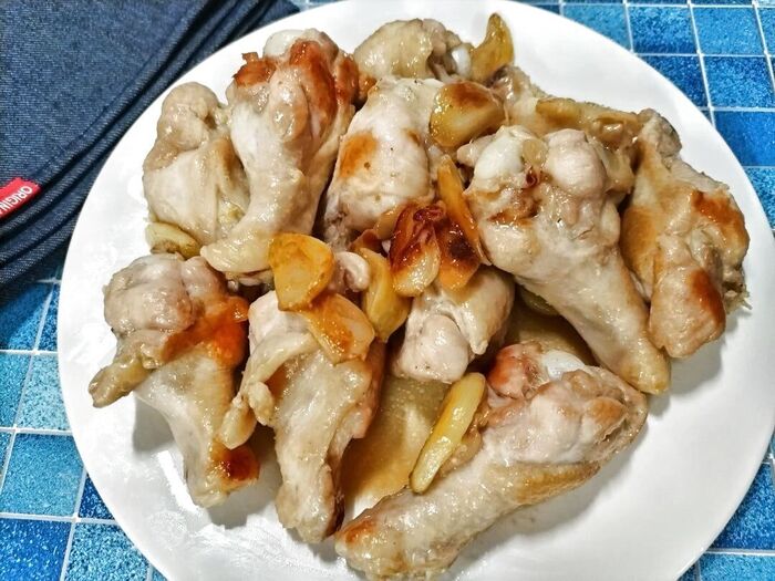 スタミナニンニク塩手羽元焼き